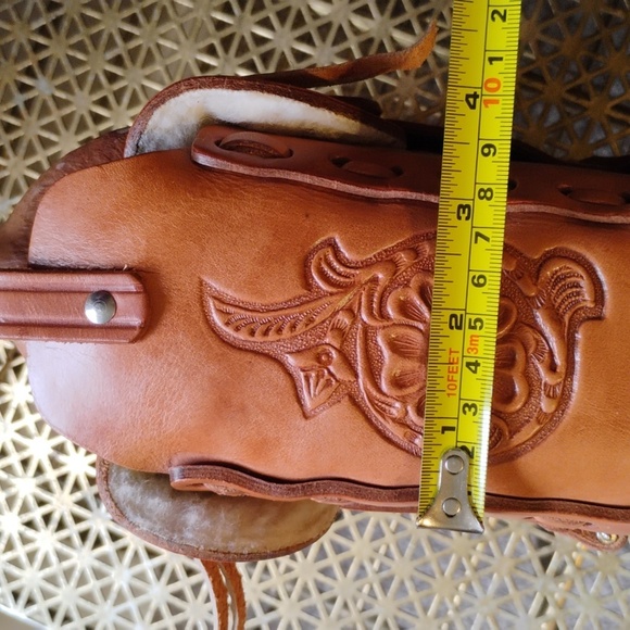 Vintage Saddle Shaped Purse - Picture 11 of 13